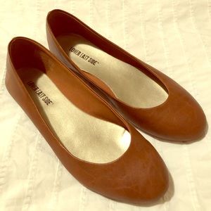 Lower East Side tan/light brown flats